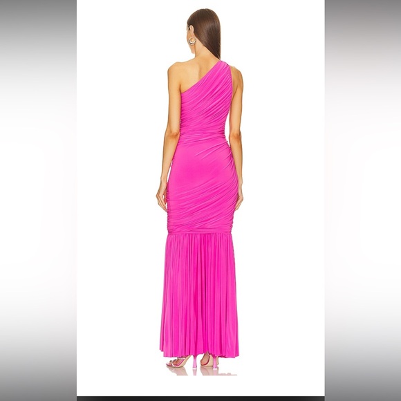 Gorgeous Norma Kamali fishtail gown - Picture 2 of 4